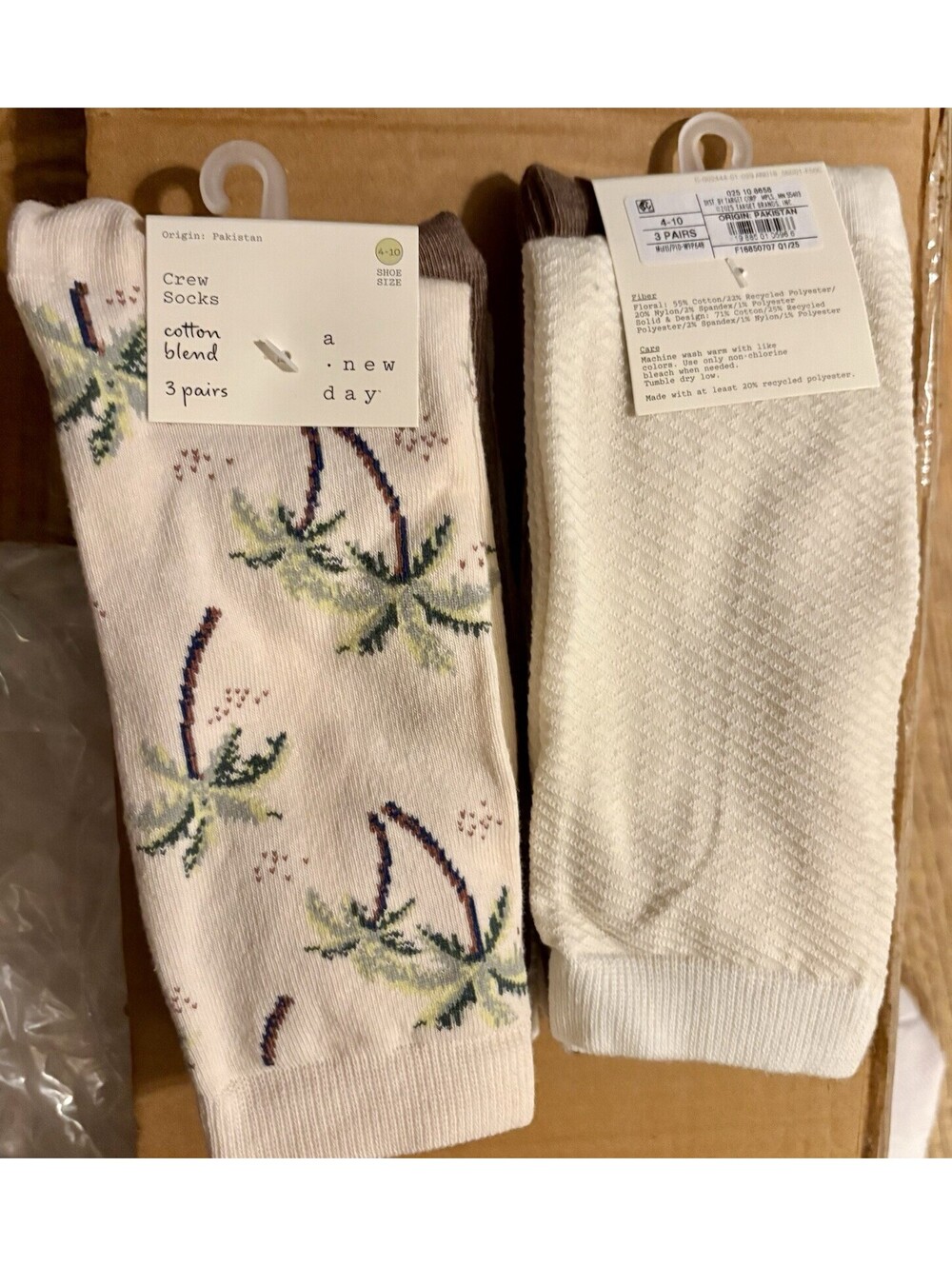 6 Pair Of Woman’s Cotton Blend Socks Sz 4-10. A New Day  Palm Trees Cream Brown